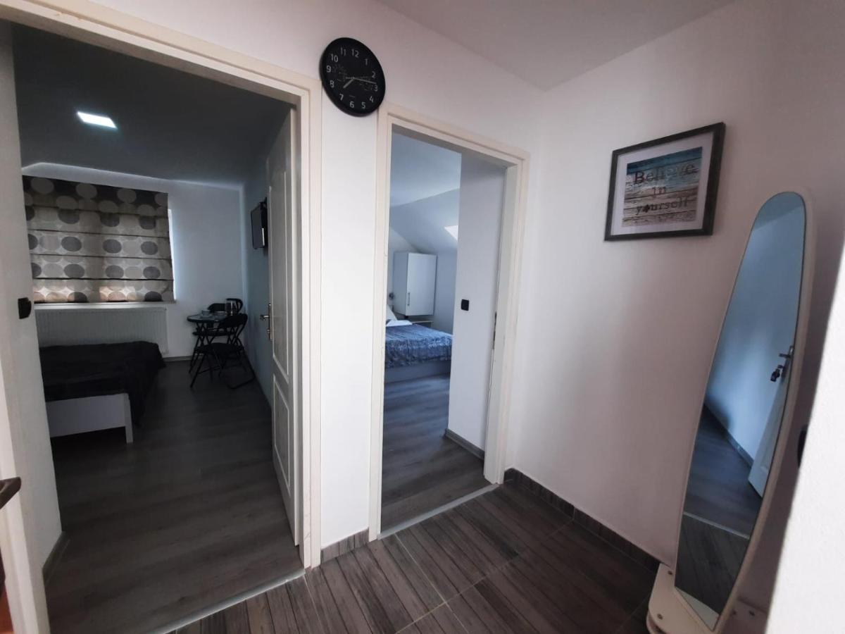 Filip Hotel Korenica Buitenkant foto