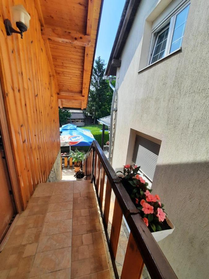 Filip Hotel Korenica Buitenkant foto