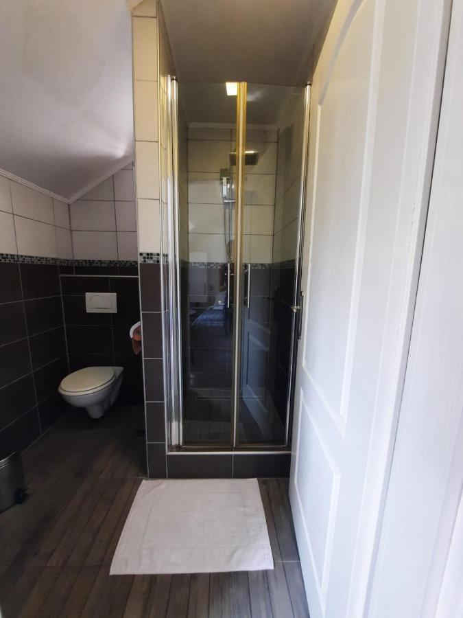 Filip Hotel Korenica Buitenkant foto