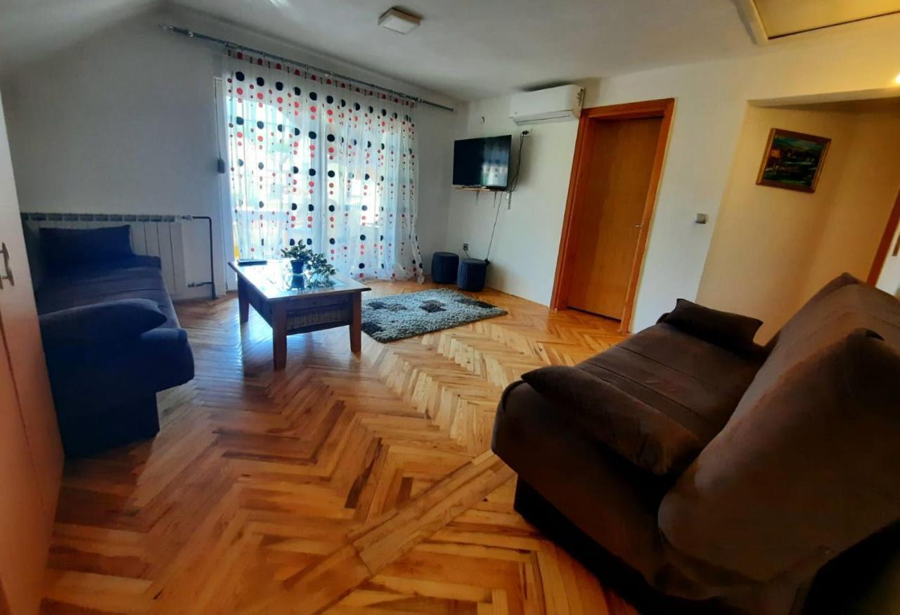 Filip Hotel Korenica Buitenkant foto