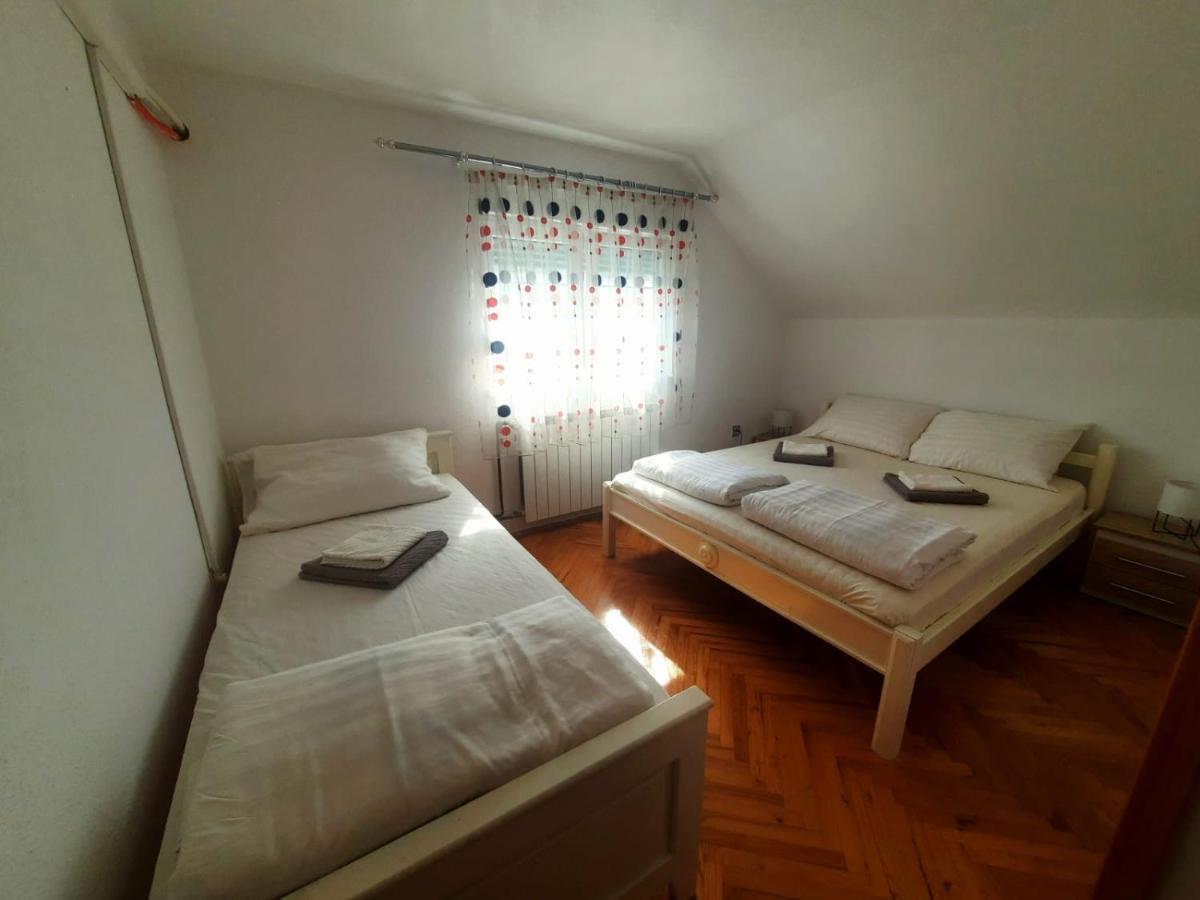 Filip Hotel Korenica Buitenkant foto